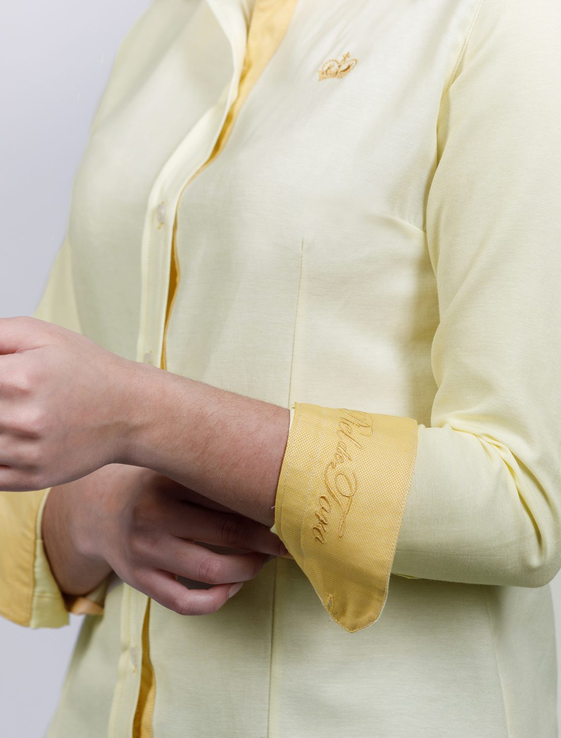 Camisa Oxford mujer basica Piel de Toro Color Amarillo detalle